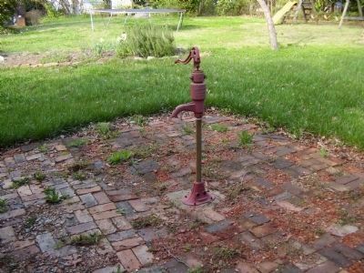 William Andrew Mauney House Water Pump image. Click for full size.