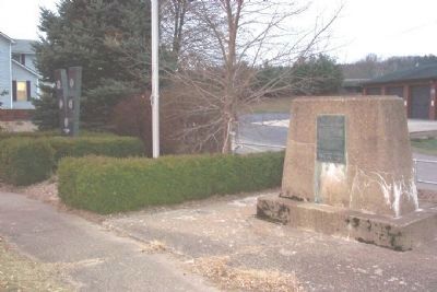 Lowell Veterans Memorial (left) and the Fortified Settlement Marker. Click for full size. Lowell Veterans Memorial (left) and the Fortified Settlement Marker image. Click for full size.
