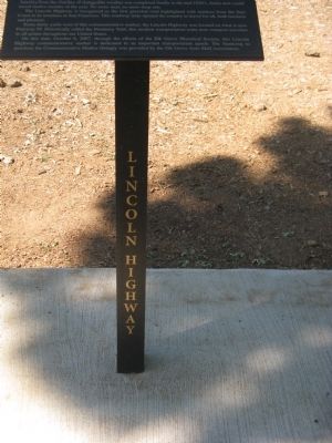 The Lincoln Highway Marker Post image. Click for full size.