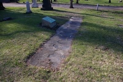 The marker and gravestones image. Click for full size.