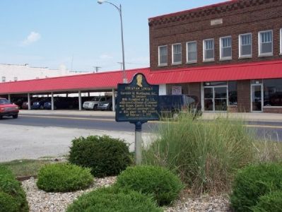 Abe Lincoln Marker, with view of surroundings. image. Click for full size.