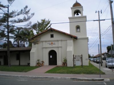 Mission Santa Cruz Chapel image. Click for full size.