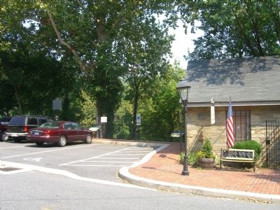 There are four markers in this picture. image. Click for full size.