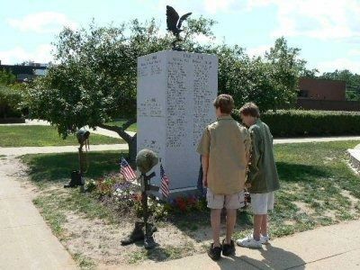 Red Bank Veterans Monument image. Click for full size.