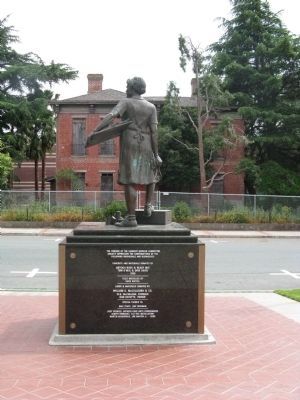 The Cannery Lady Monument (Facing North) image. Click for full size.