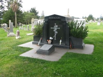 Gravesite of Joe DiMaggio image. Click for full size.