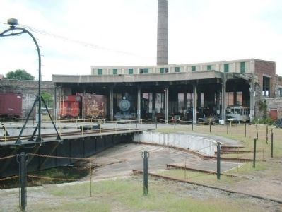Central of Georgia Engine shop and turntable image. Click for full size.