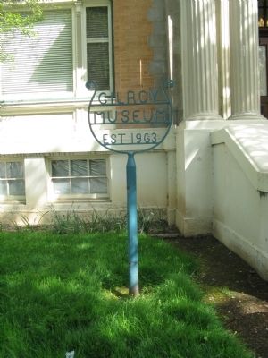 Sign on Front Lawn image. Click for full size.