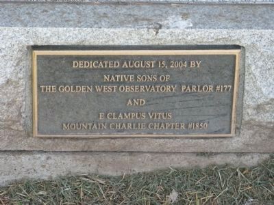 Small Plaque at Bottom of Monument. Click for full size. Small Plaque at Bottom of Monument image. Click for full size.