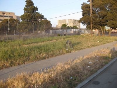 Oakland's First Public School Missing Marker - Wide Shot image. Click for full size.