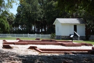 Hunting Island Light Station house remains. Click for full size. Hunting Island Light Station house remains image. Click for full size.