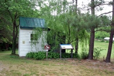 Piney Grove CWT Marker & Exhibit Shed. image. Click for full size.