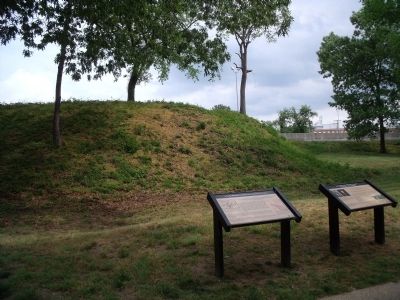 Markers & earthworks at Gloucester Point.. Click for full size. Markers & earthworks at Gloucester Point. image. Click for full size.