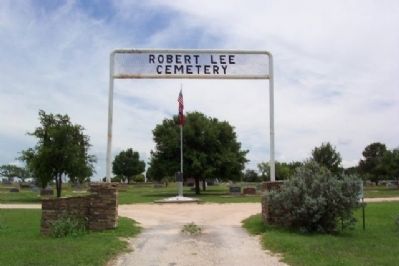 Robert Lee Cemetery Entrance and Marker image. Click for full size.