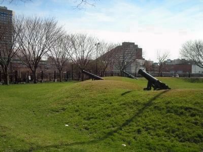 Artillery at Fort Washington image. Click for full size.