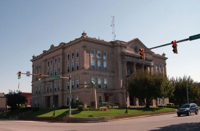 Other End of the Courthouse image. Click for full size.