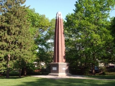 Front and Right Side View of Obelisk image. Click for full size.