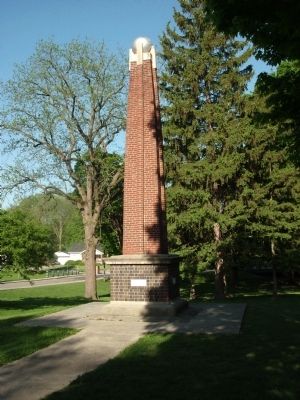 Right Side View of Obelisk image. Click for full size.