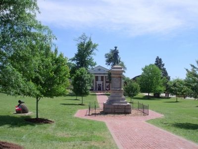 Amelia County Court House Lawn image. Click for full size.