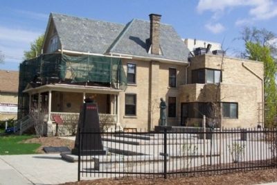 Banting House and Marker. Click for full size. Banting House and Marker image. Click for full size.