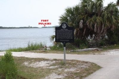 Battery Hamilton Marker, with Fort Pulaski in distance image. Click for full size.