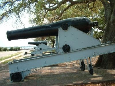 Eleven Inch Dahlgren Gun at Battery Park image. Click for full size.