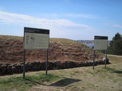 Markers at Fort Griswold image. Click for full size.