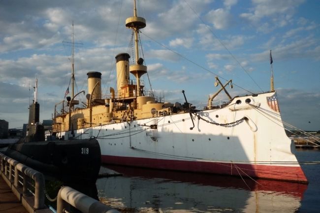 Cruiser <i>Olympia</i> - Submarine <i>Becuna</i> image. Click for full size.