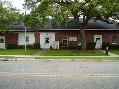 Sullivan's Island Town Hall. Click for full size. Sullivan's Island Town Hall image. Click for full size.