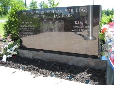 Vietnam War Dogs Memorial image. Click for full size.
