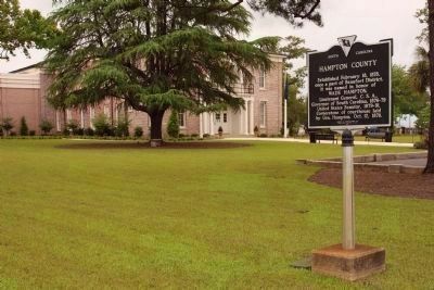 Retrofitted Hampton County Marker,with Renovated Courthouse in 2009 image. Click for full size.