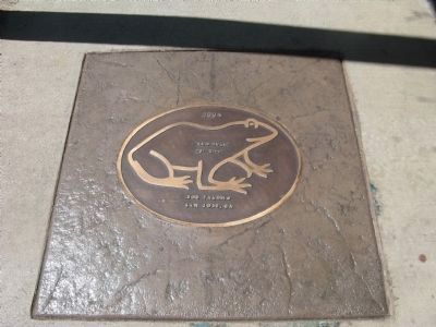 Bronze Plaque - 2004 image. Click for full size.