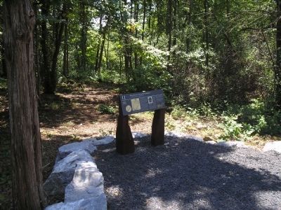 Marker on Mount Independence image. Click for full size.