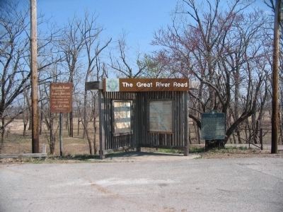 Marker and Kiosk at the Park Entrance image. Click for full size.