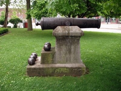 Cannon on Courthouse Lawn. Click for full size. Cannon on Courthouse Lawn image. Click for full size.