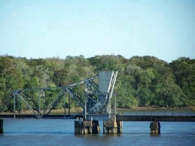 Crossing the Savannah - Present-day railroad bascule bridge (CSX lines) image. Click for full size.