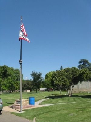 Modesto Pioneer Cemetery Marker and Flagpole image. Click for full size.
