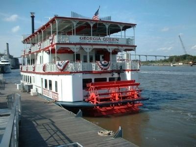Stern-wheeler, as mentioned, dockside in Savannah image. Click for full size.
