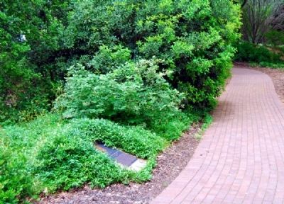 The T.L. Senn Horticultural Gardens Marker image. Click for full size.
