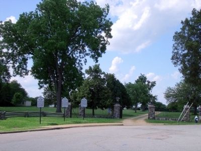 Appomattox Manor Marker at Cedar Lane & Pecan Avenue (facing west). image. Click for full size.