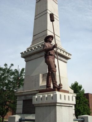 South / East Corner Statue image. Click for full size.