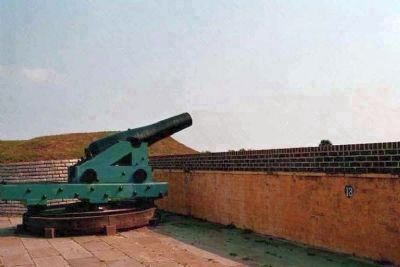 Fort Moultrie Cannon image. Click for full size.