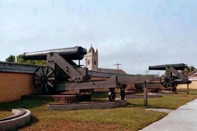Fort Moultrie cannon,. Click for full size. Fort Moultrie cannon, image. Click for full size.