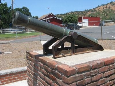 Cannon on Display at Copperopolis Elementary School image. Click for full size.