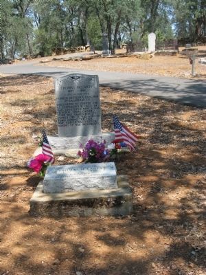 Thomas McCarty Gravesite image. Click for full size.