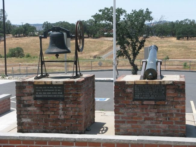 The Copperopolis School Bell, Cannon and Markers image. Click for full size.