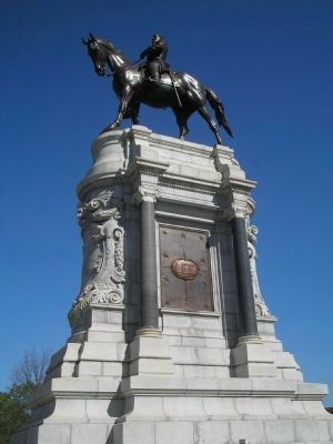 Robert E. Lee Monument image. Click for full size.
