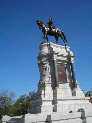 Lee on Monument Avenue image. Click for full size.
