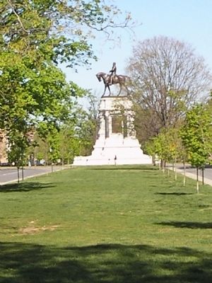 Lee Monument image. Click for full size.