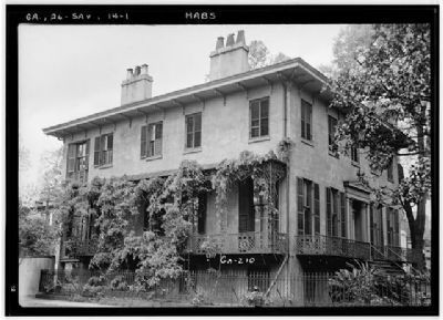 Colonial Dames - Andrew Low House, side view image. Click for more information.